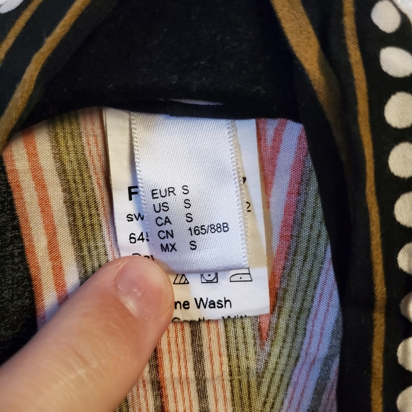 Colorful cape - Picture 3 of 3